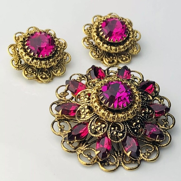 Vintage Art Nouveau Victorian Filigree Fuchsia Pink Crystal Brooch Earrings - Picture 2 of 9